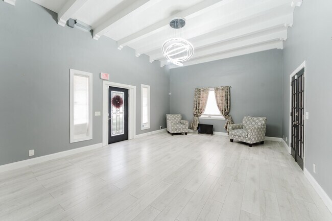 Building Photo - 700 E Palmetto Park Rd