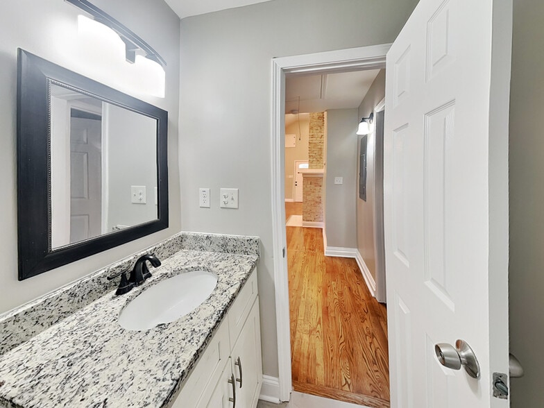 Building Photo - 1439 Westmont Rd SW