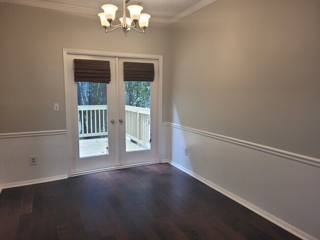 Dining Room - 401 Wedgewood Way
