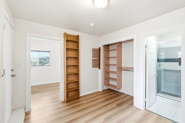 Building Photo - O'SULLIVAN