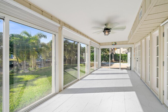 Building Photo - 1260 SW 25th Ln