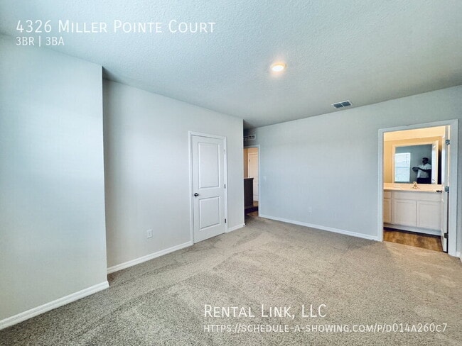 Building Photo - 4326 Miller Pointe Ct