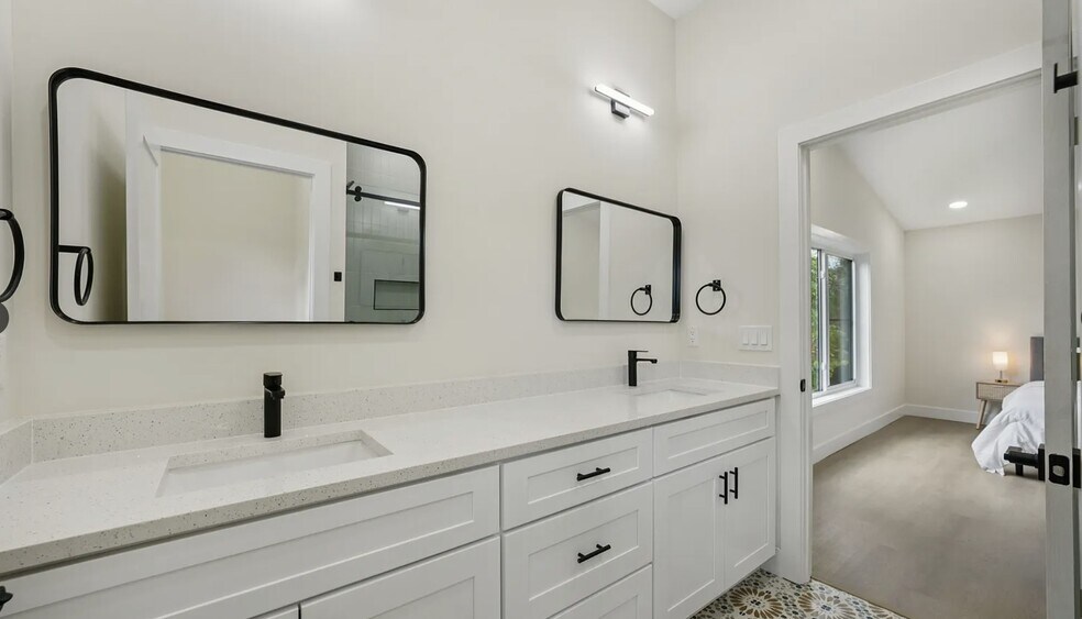 Building Photo - 12236 Land St