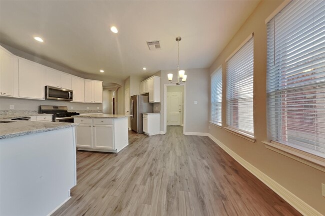 Building Photo - 2815 Lockeridge Oaks Dr