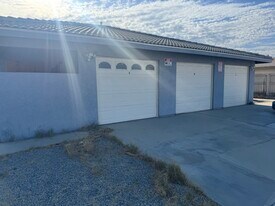 Building Photo - 13901 Caliente Dr