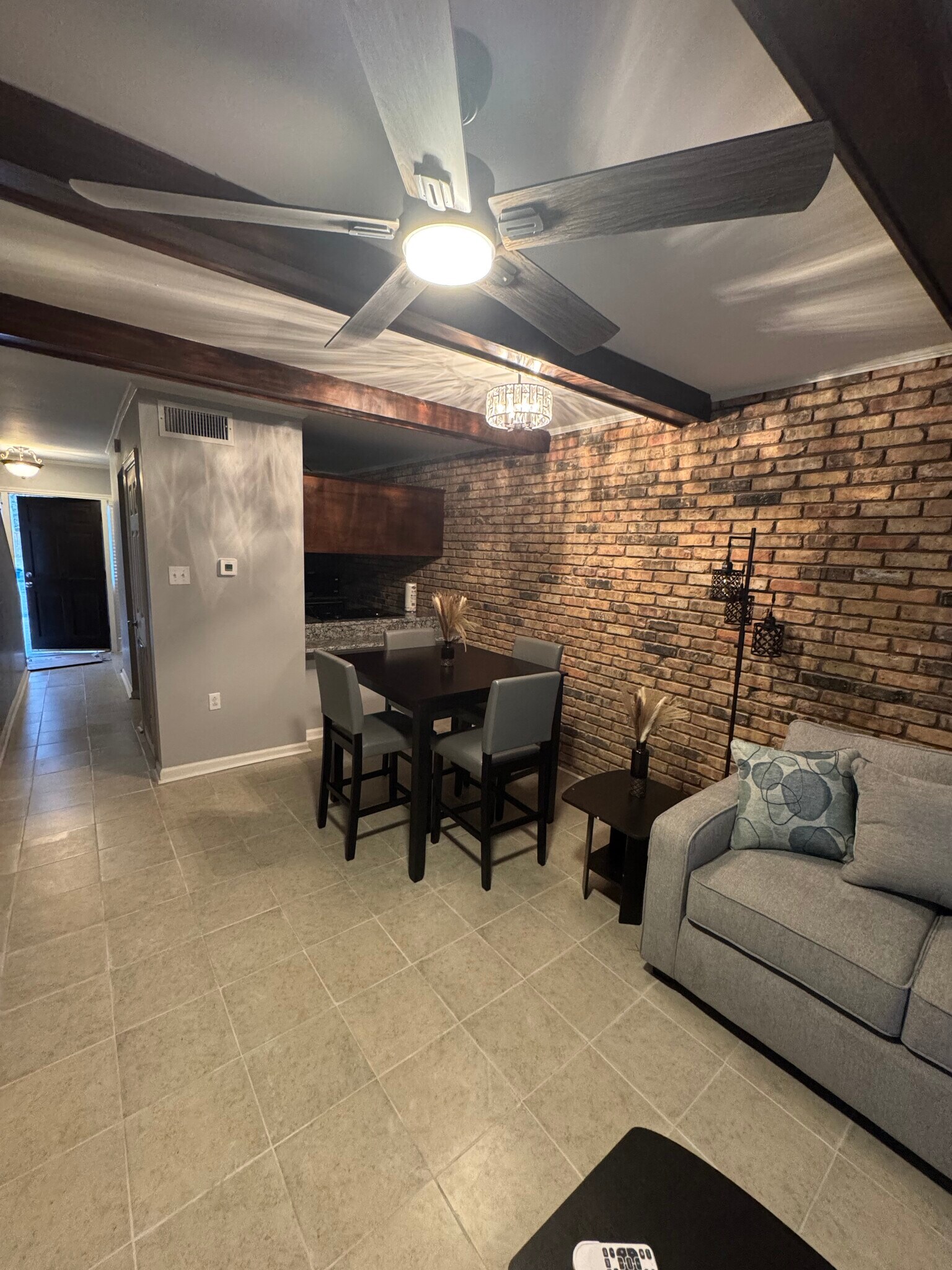 Building Photo - 3162 Highway 1 S