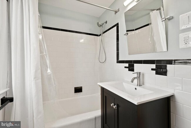 Building Photo - 2809 Pierpont St