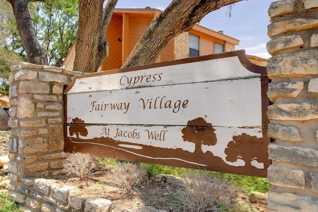 Building Photo - 10 Cypress Fairway Village