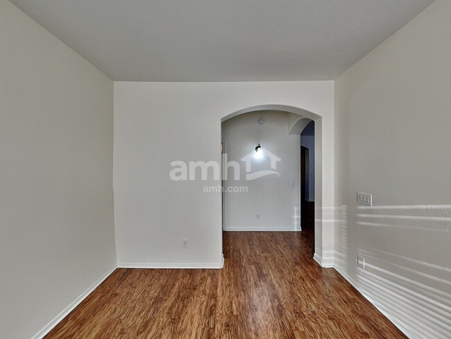 Building Photo - 1720 S Valle Verde