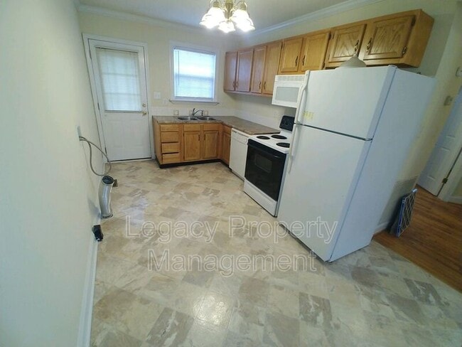 Building Photo - 609 E Willowbrook Dr