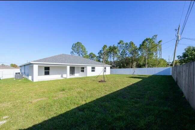 Building Photo - 2372 SW Import Dr