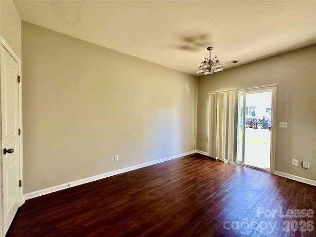 Building Photo - 12660 Persimmon Tree Dr