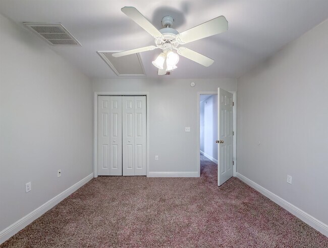 Building Photo - 3289 Sawtooth Dr