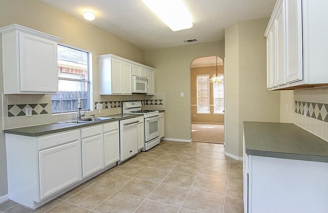 Building Photo - 1502 Brook Grove Dr