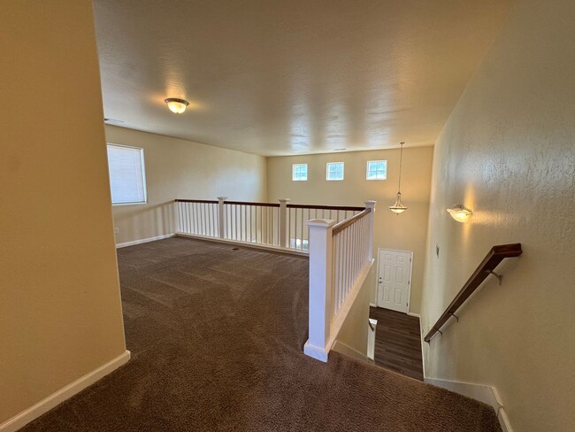 Building Photo - Beautiful home for rent in Visalia