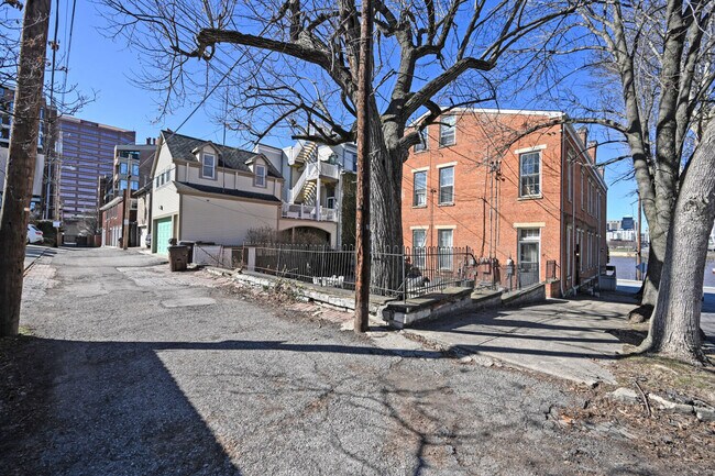 Building Photo - 229 Riverside Dr