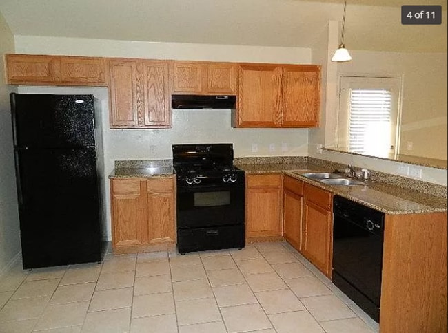 Building Photo - Welcome Home!!