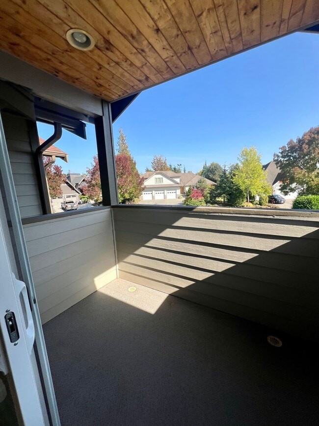 Building Photo - Beautiful 3 Bedroom in Private Community!