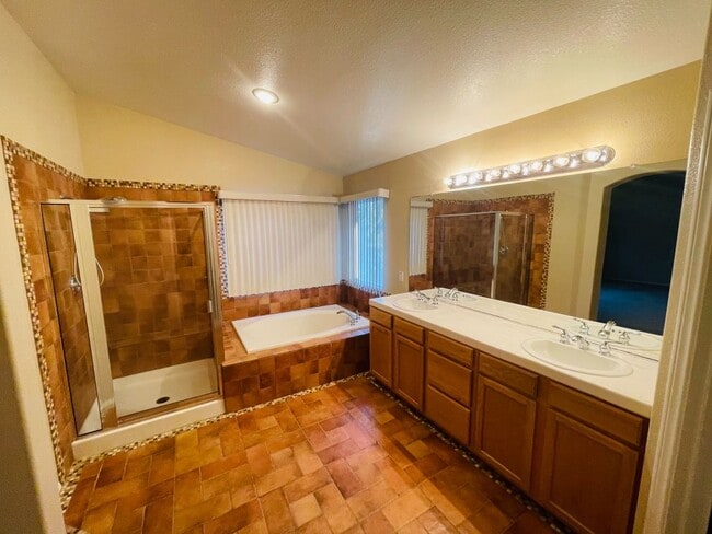 Building Photo - 42020 Dahlia Way