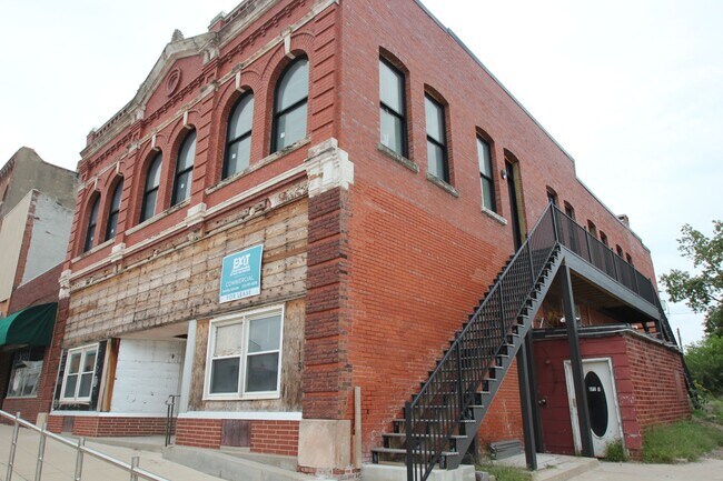 Building Photo - Historic Panora Apartments Fully Remodeled