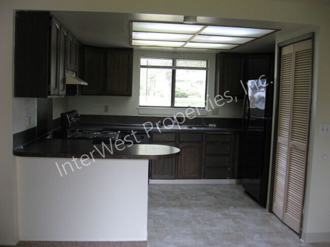 Building Photo - Ranch-Style Home in Beaverton with Fenced ...