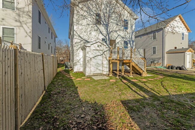 Building Photo - 12 Andy St