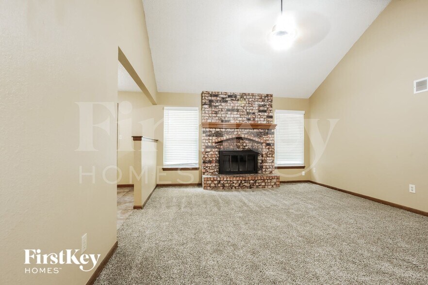 Building Photo - 2636 SW Krista Ct