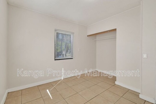 Building Photo - 1257 W 35th St