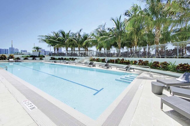 Building Photo - 900 Biscayne Blvd