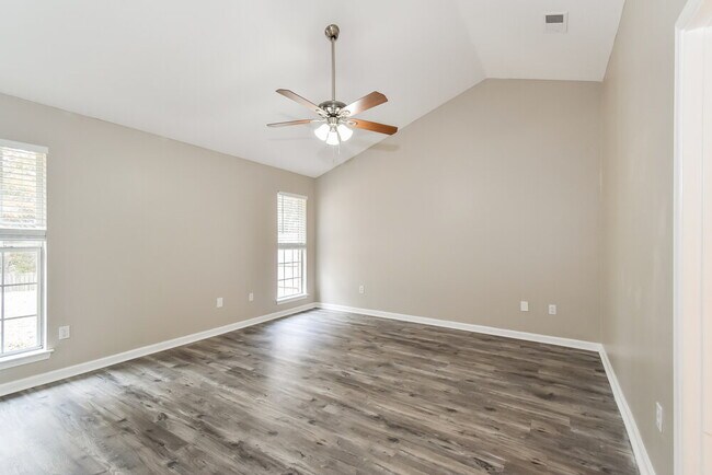 Building Photo - 5755 Kuykendall Dr