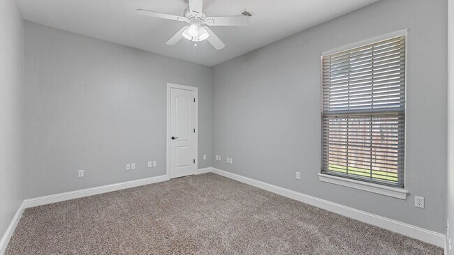 Building Photo - 204 Tunbridge Dr