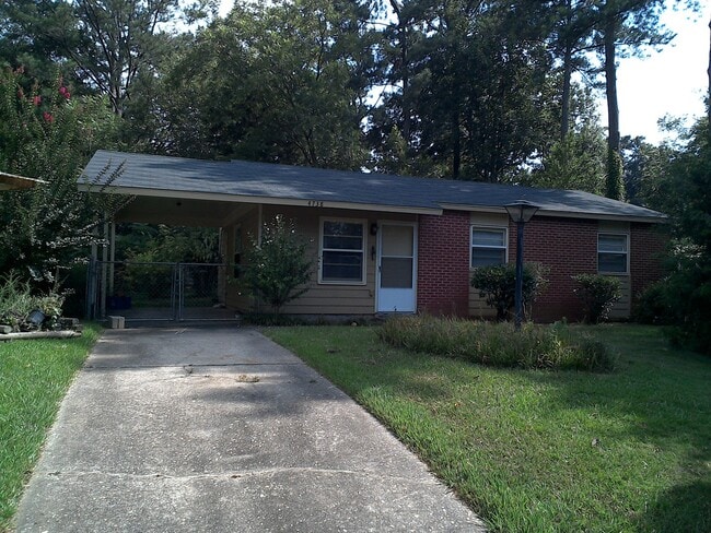 Primary Photo - **AVAILABLE NOW**East Columbus 3 bedroom/1...