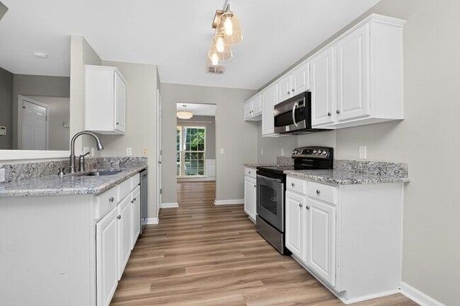 Building Photo - Beautiful 3BD/2.5BA Home in the Edinburgh Community of Ballantyne!