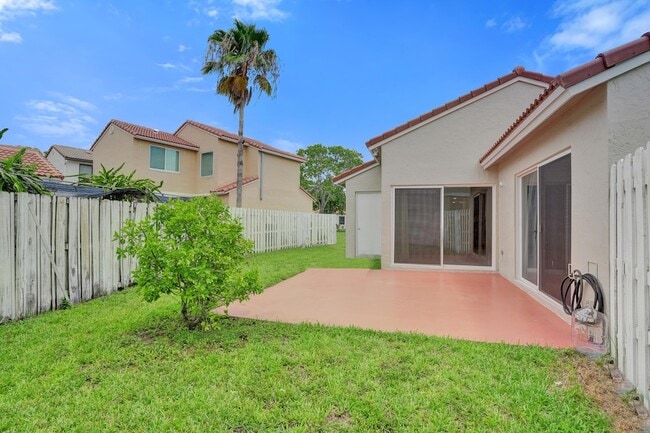 Building Photo - 17866 SW 10th Ln
