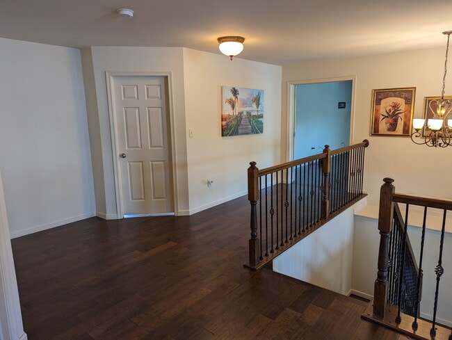 Building Photo - 5 Auction Dr