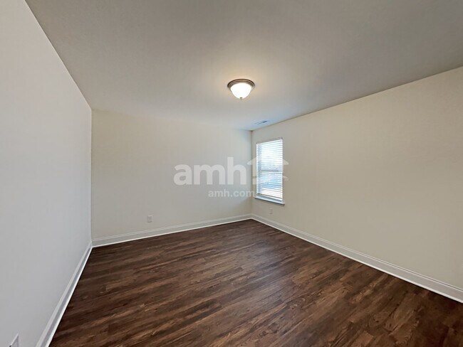 Building Photo - 2135 Laurel Vlg Cir