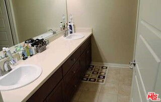 Building Photo - 20329 Paseo Los Arcos