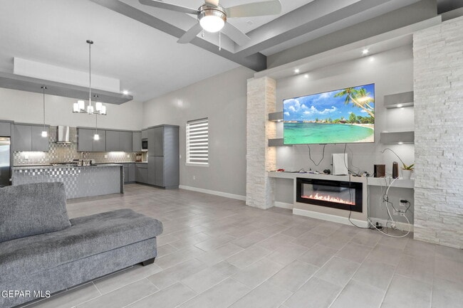 Building Photo - 12300 Desert Heights Ct