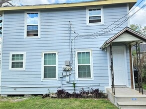 Building Photo - 217 Cockerel St