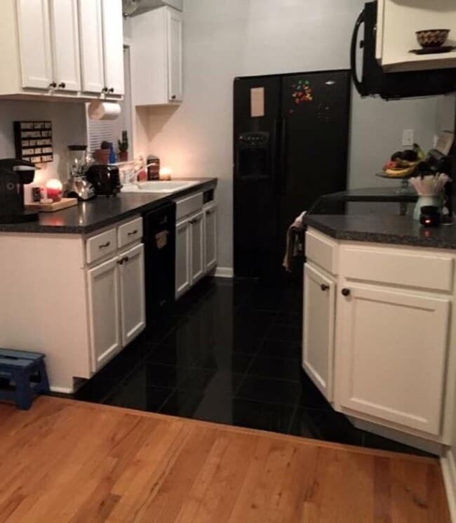 Building Photo - Aksarben/UNO 4 bed 2 bath with gas firepit 2 car