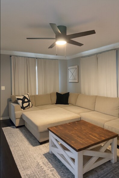 Building Photo - 128 Vineyard Dr