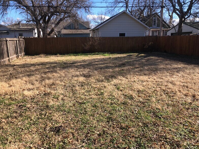 Building Photo - 1928 N Hood St