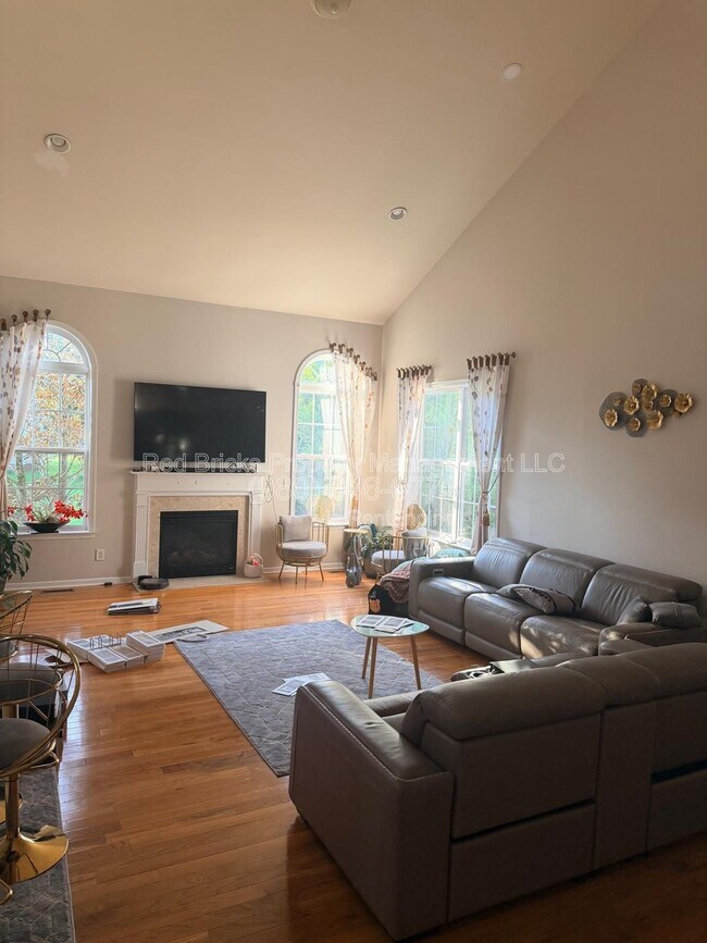 Building Photo - 7939 Heatherstone Dr