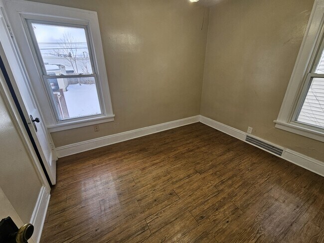 Building Photo - 3272 W 116th St