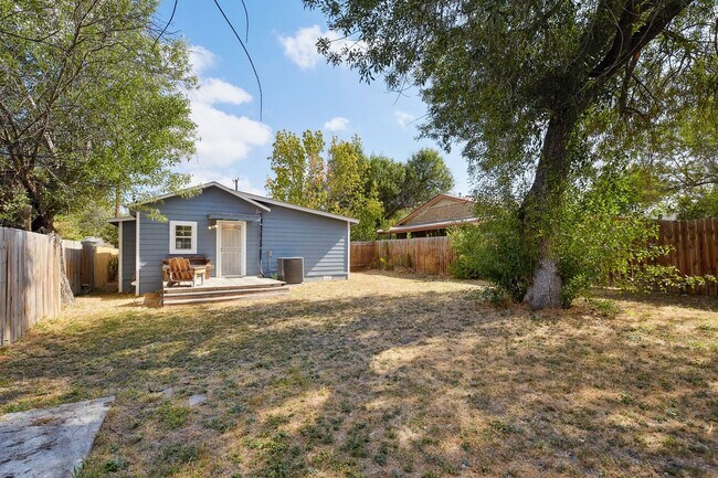 Building Photo - 3 Bedroom Single Family Home in San Antonio