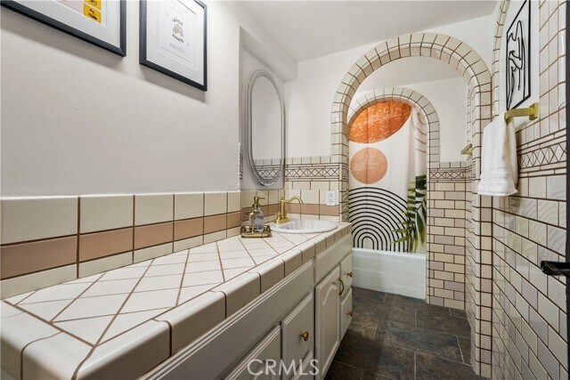 Building Photo - 9150 10th Ave