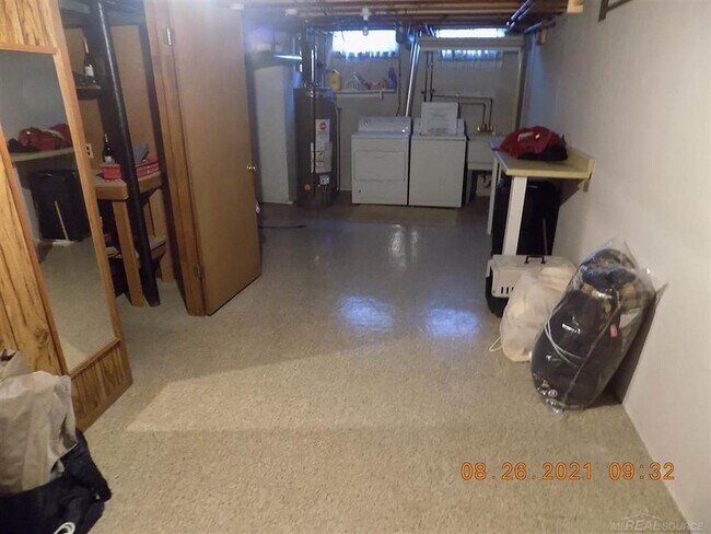 Building Photo - 2127 Hopkins Dr