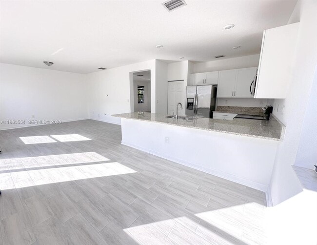 Building Photo - 244 NE 210th Way