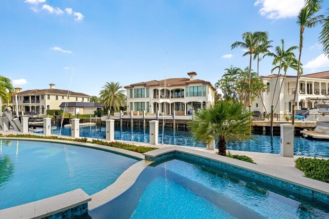 Building Photo - 863 Enfield St