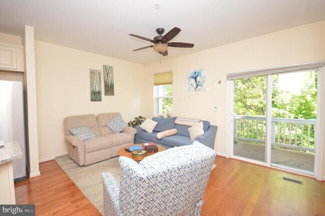 Building Photo - 1571 Renate Dr